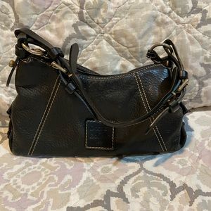 Black leather dooney and bourke shoulder bag